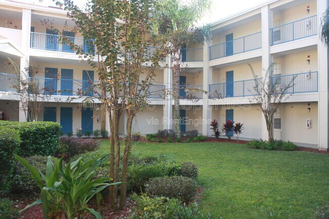 Building Photo - 7220 Westpointe Blvd