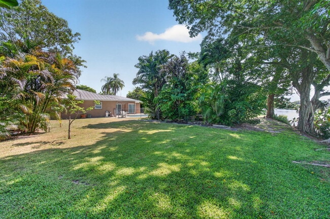 Building Photo - 4760 Bison St