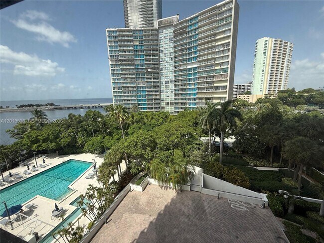 Building Photo - 2333 Brickell Ave