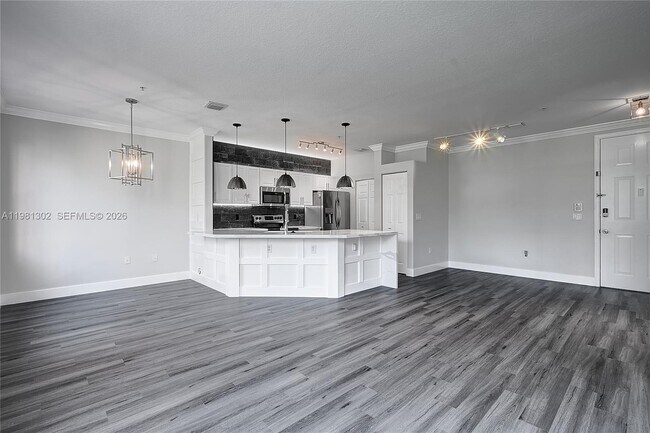 Building Photo - 4700 SW 160th Ave