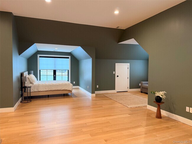 Building Photo - 6 Conifer Ct