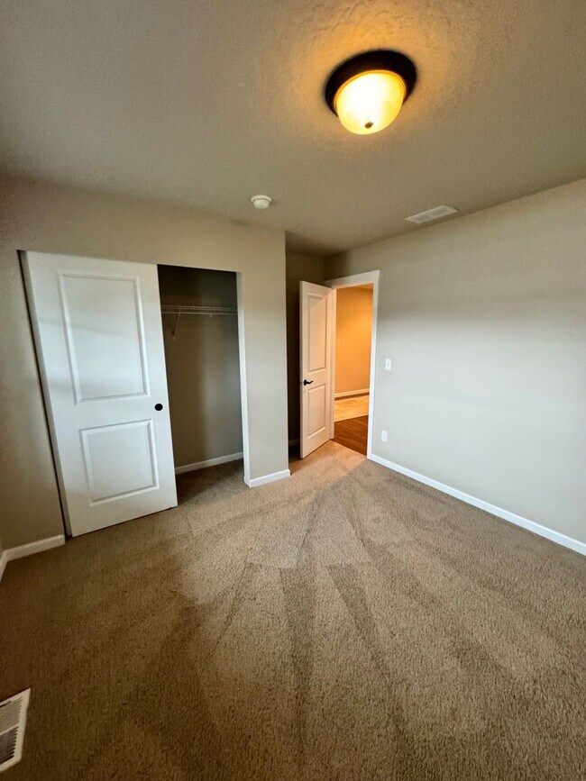 Building Photo - Beautiful 4-Bedroom, 3-Bathroom Home with ...