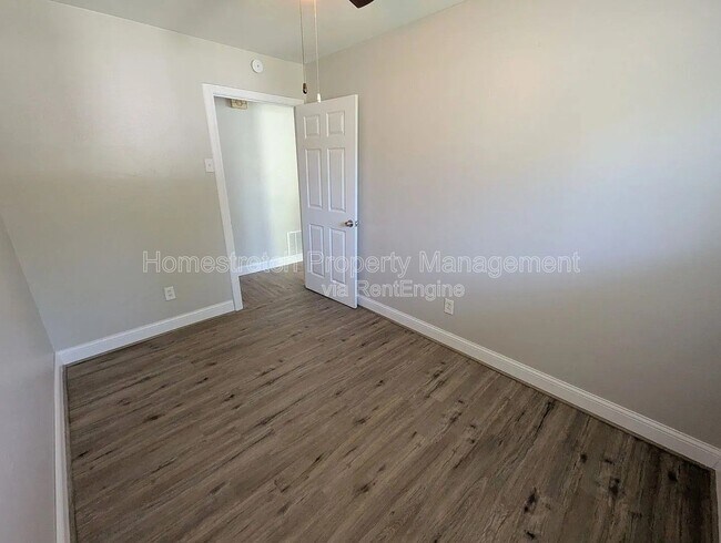 Building Photo - 1700 Kay Dr