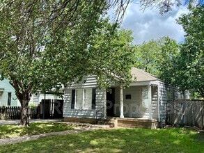 Building Photo - 3009 Honeysuckle Ave