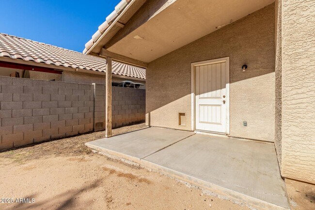 Building Photo - 8759 W Coronado Rd