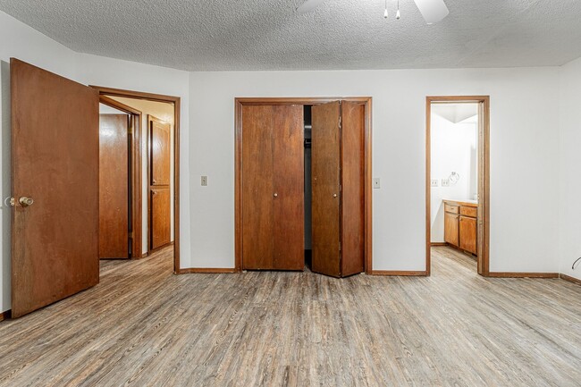Building Photo - 3 Bed 2 Bath in OKC!