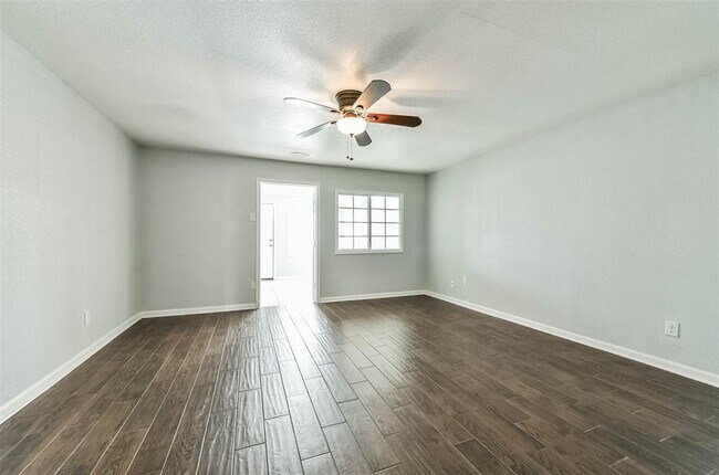 Building Photo - 5005 Georgi Ln
