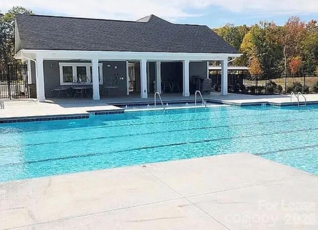 Building Photo - 826 Windage Wy