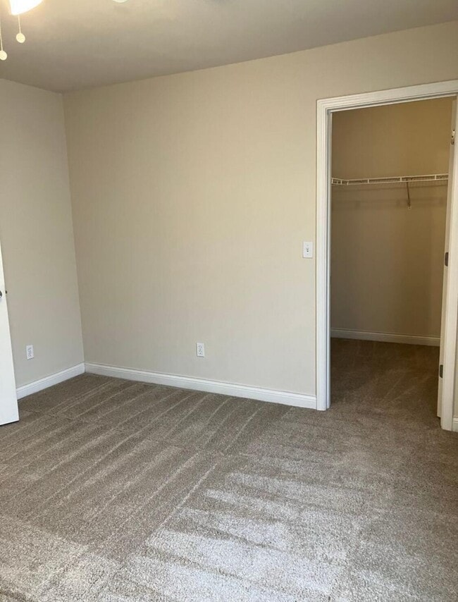 Building Photo - 1523 Rolling Rock Dr