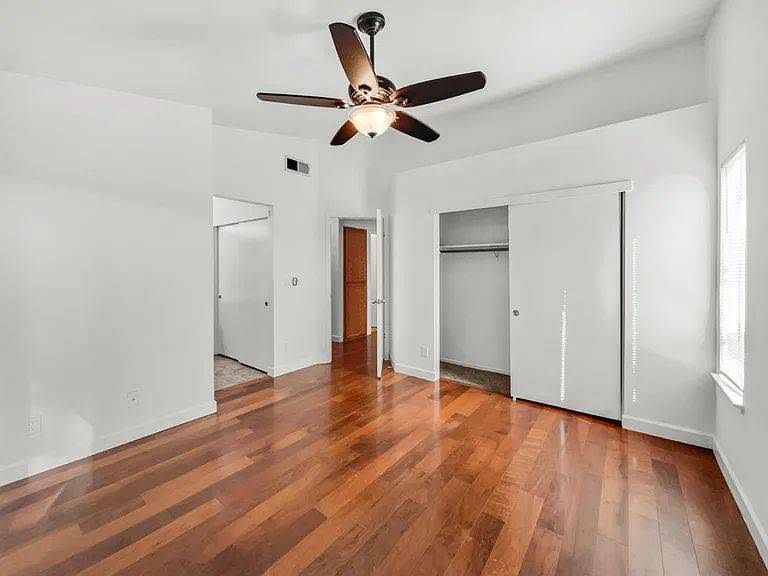 Building Photo - 1041 Shenencock Way