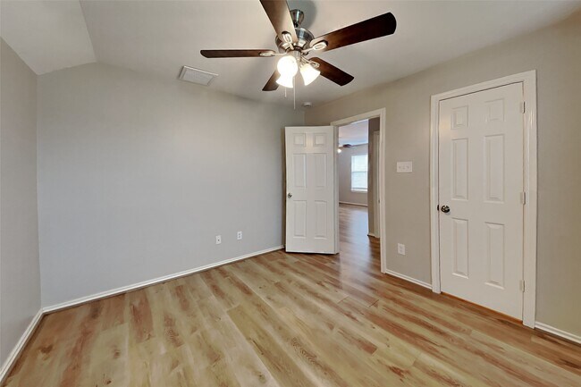 Building Photo - 22076 Knights Cove Dr