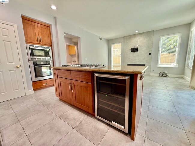 Building Photo - 4238 Diavila Ave