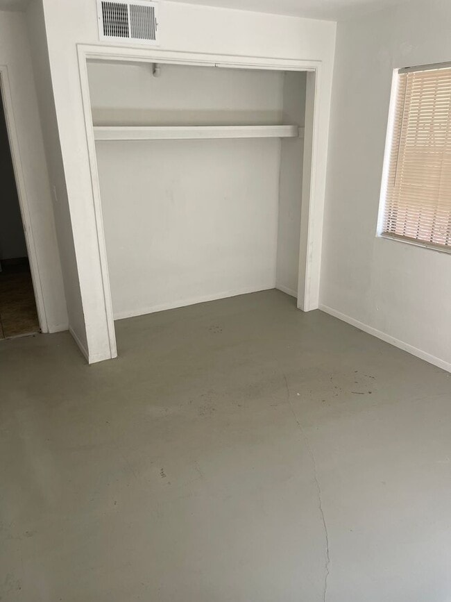 Building Photo - Geronimo