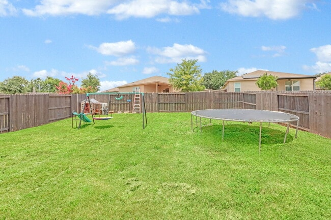 Building Photo - 6639 Luckey Pine