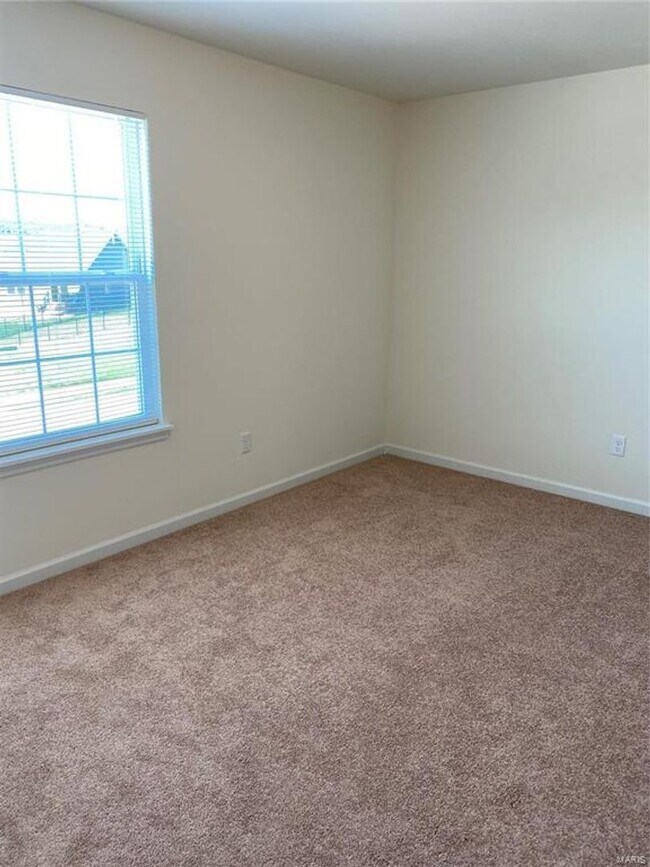 Building Photo - 612 Summer Breeze Ln