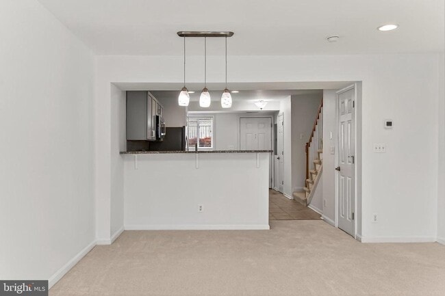 Building Photo - 1407 N Van Dorn St