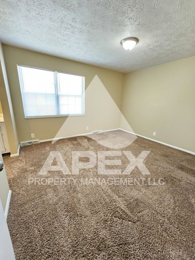 Building Photo - Nice 3Bd 1.5 Townhouse in WEST KNOX off Ce...