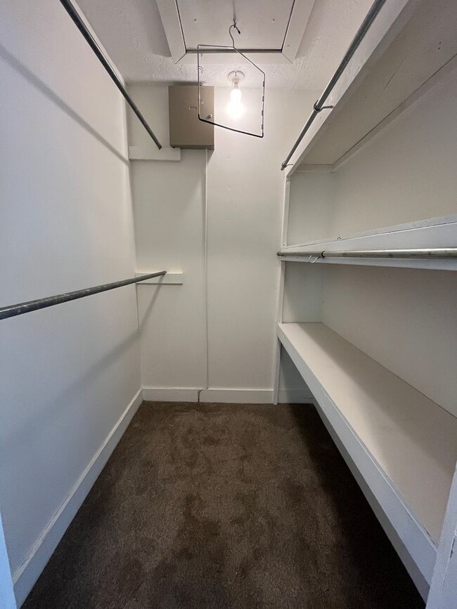 Building Photo - 209 Lincoln Ave