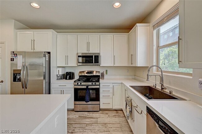 Building Photo - 6363 Amelia Ridge Ave