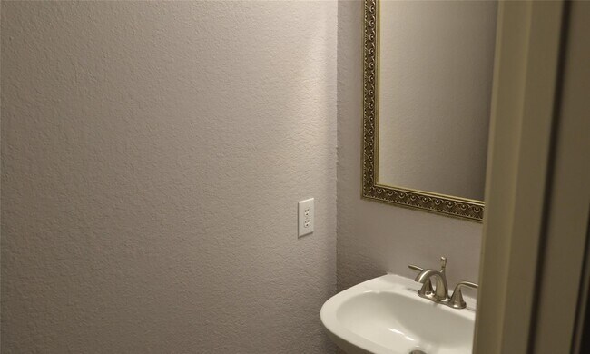 Building Photo - 22755 Cascade Springs Dr