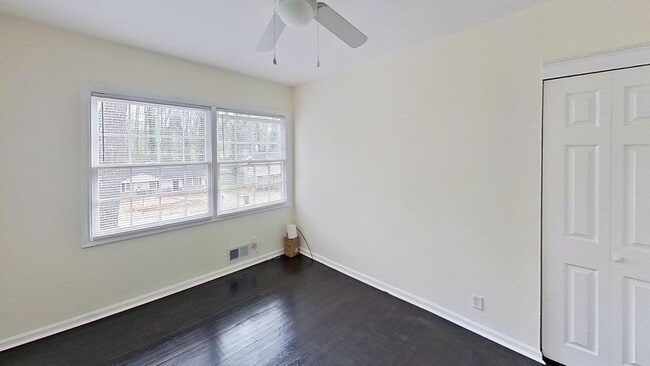 Building Photo - 4092 Lindsey Dr