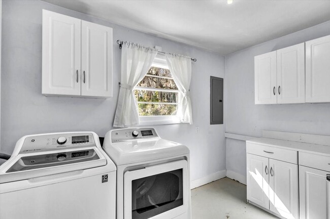 Building Photo - 317 Kensington Dr