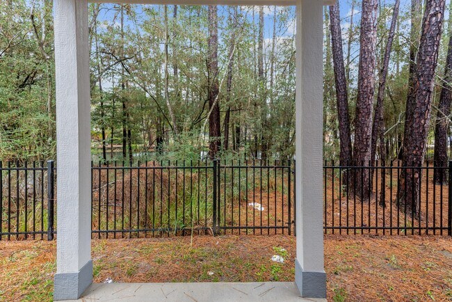 Building Photo - 128 Artesian Way