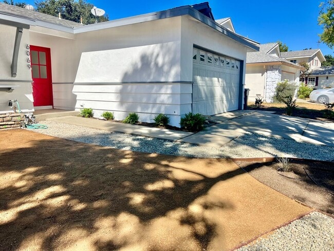 Building Photo - Remodeled 3-bedroom, 2 bath home in Agoura Hills