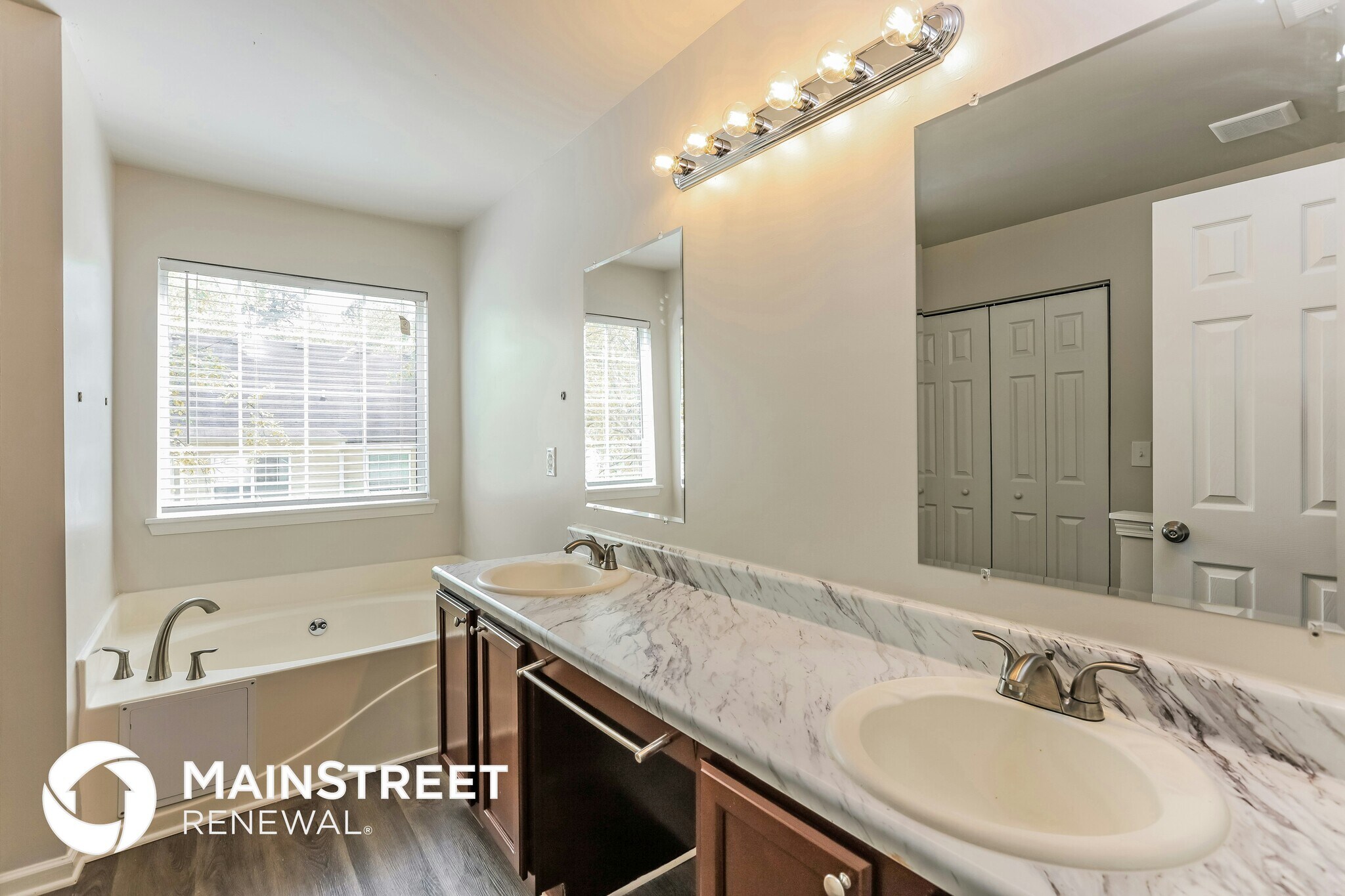 Building Photo - 2804 Crest Ridge Way SW