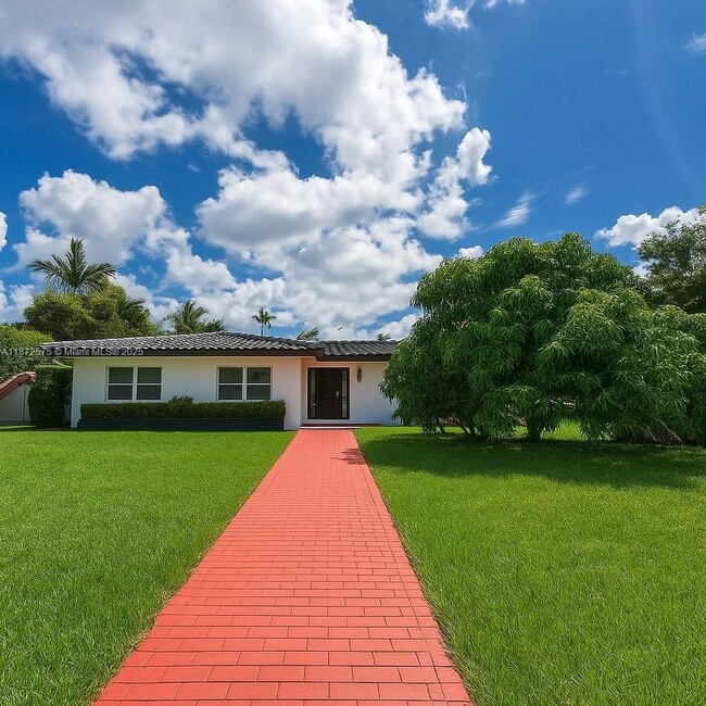 Primary Photo - 201 Calle Grande Dr