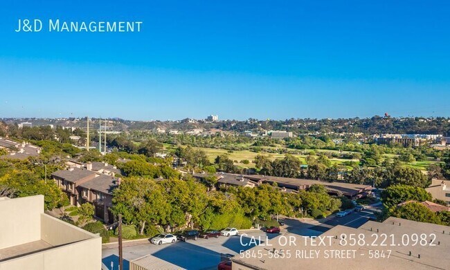 Building Photo - Gorgeous Townhome w/ Rooftop Decks and Oce...