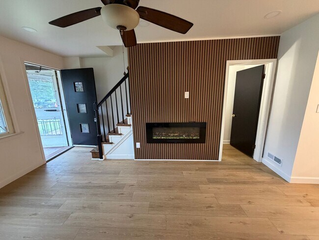 Building Photo - Brand new renovation 2bed 1.5bath