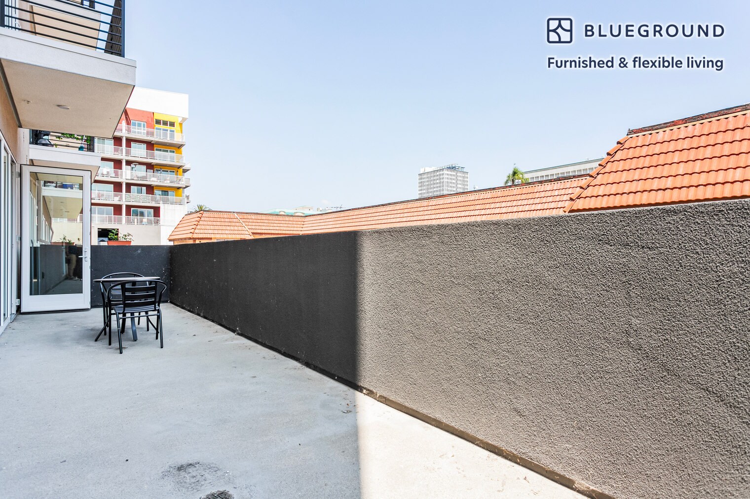 Building Photo - 760 S Serrano Ave