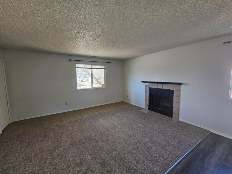 Building Photo - 1855 Zebulon Dr