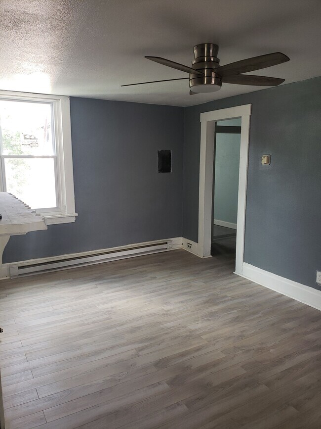 Building Photo - 84 S 15th St