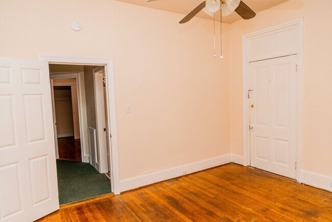 Building Photo - 1114 Grove Ave