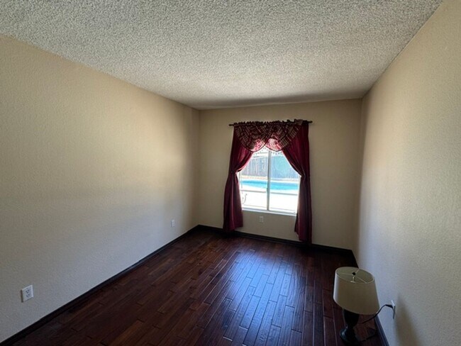 Building Photo - 791 Kingfisher Ct
