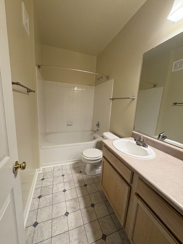 Building Photo - 1005 Weybridge Ct