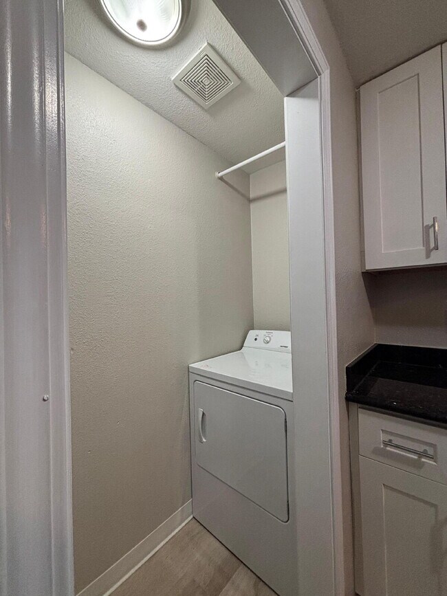 Building Photo - *1626 S G St #4, Tacoma, WA*