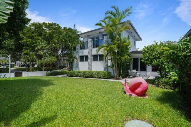 Building Photo - 9301 N Bayshore Dr