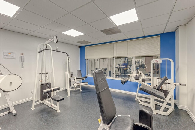 Building Photo - 3900 Galt Ocean Dr