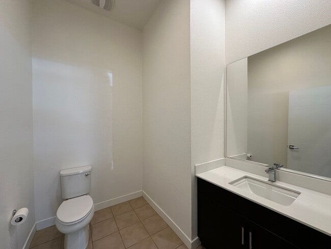 Building Photo - Winslow Complex Gem