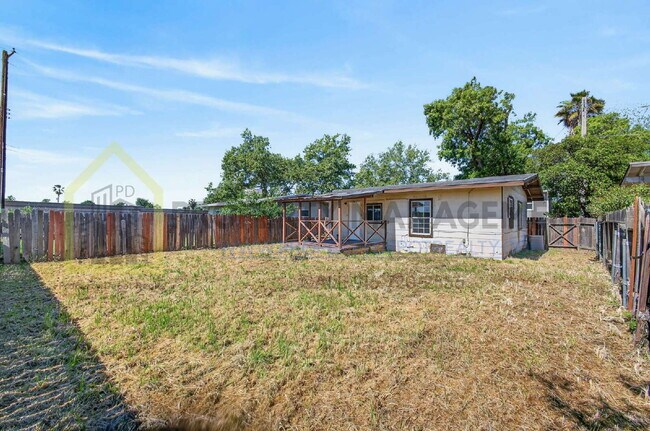 Building Photo - 302 Chennault Ct