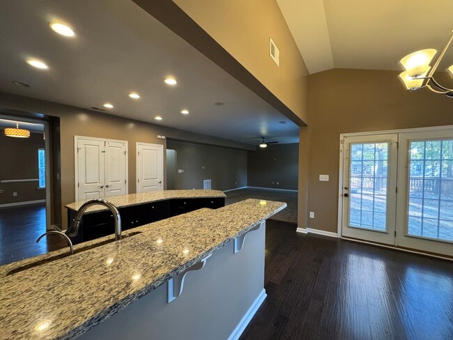 Building Photo - 103 Cape Landing