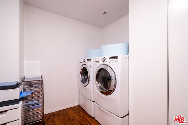 Building Photo - 17401 Londelius St