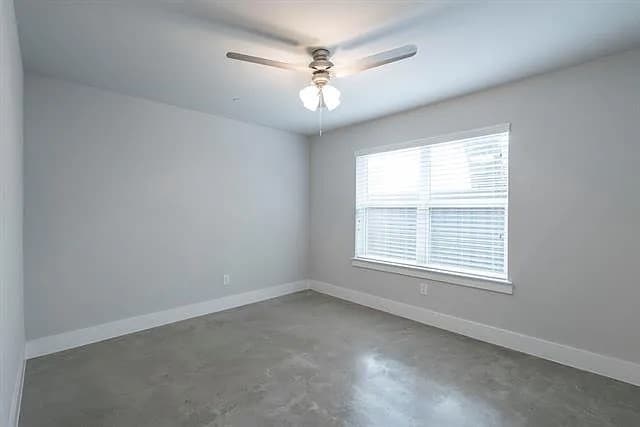 Building Photo - 1292 N Prairie Ave