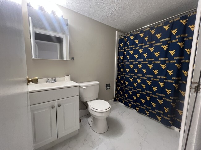 Building Photo - 143 Bradley St