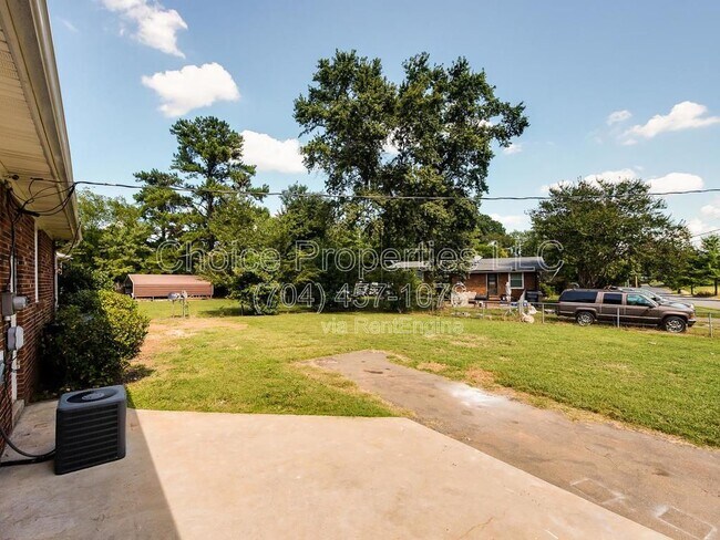 Building Photo - 6827 Woodstream Dr