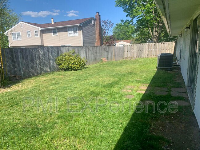 Building Photo - 5600 Daniel Cir