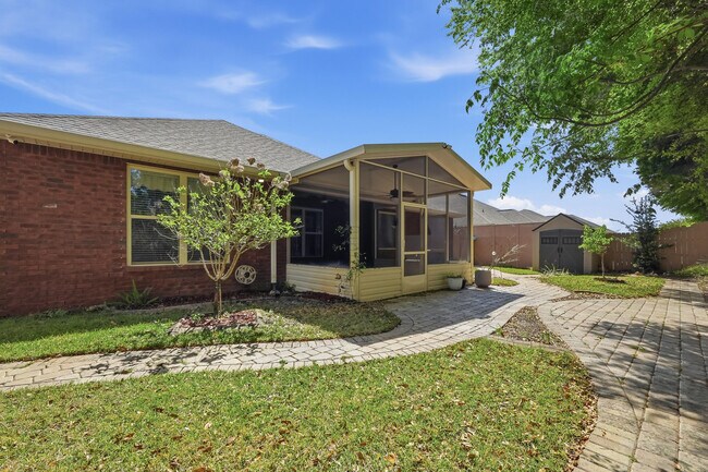 Building Photo - 2348 Cummings Dr